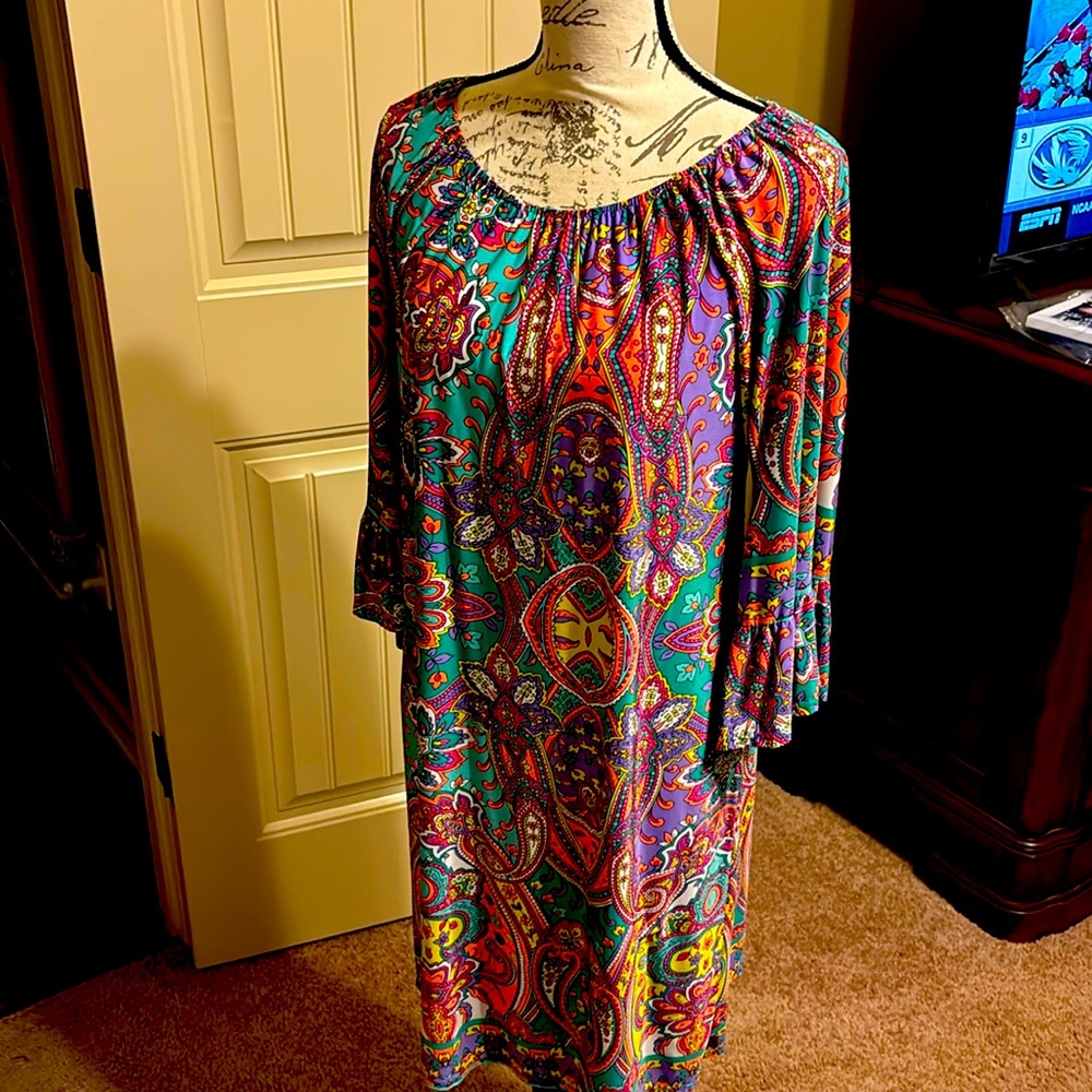 Cute multi-colored, lightweight boutique dress, size large.